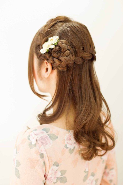 結婚式の髪型 ミディアムの編み込みヘアアレンジ３０選 アップヘアやハーフアップ